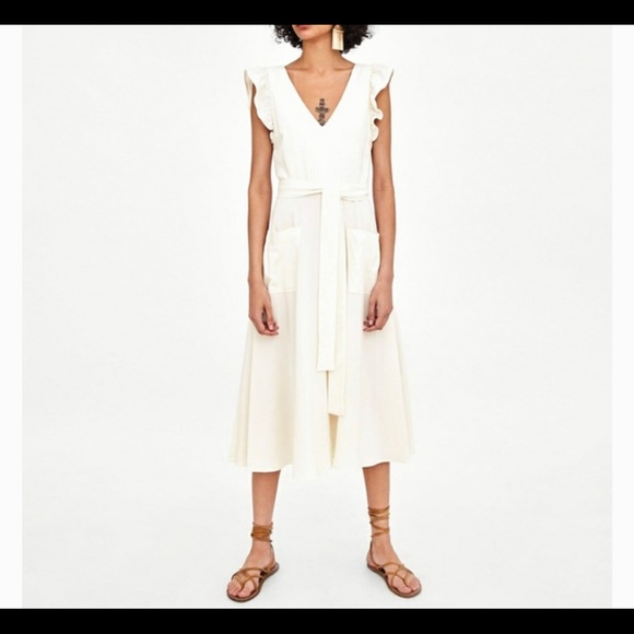 White linen dress with pockets and attached belt - Picture 1 of 10